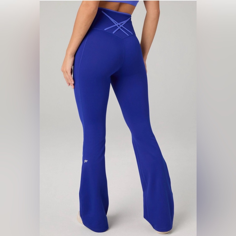 Boost Powerhold Highwaisted Flare Pants